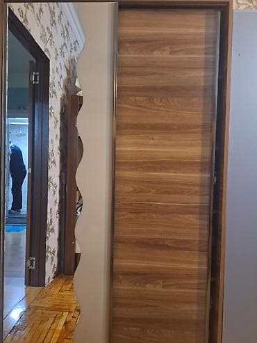 ikinci el taxt: Sürgülü qapılı paltar dolabı Əla vəzyətdə - Material: ağac — 1
