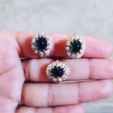 italyan qizili: Dəstə daxildir: Sırğa, Üzük, Çəhrayı qızıl, 583 Əyar, 1115 g — 3