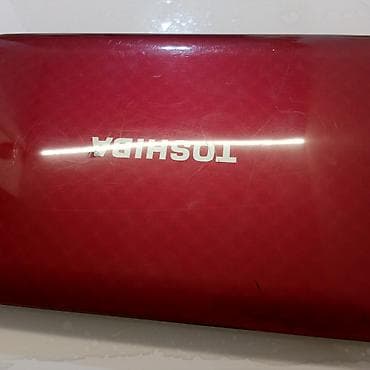 Köhnə xarab Toshiba noutbuk zapçast olaraq satılır.Ekranında problem