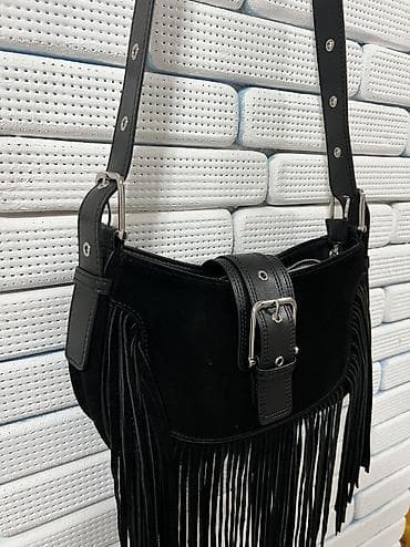 hesir canta: Qara rəngli çiyin çantası – püsküllü dizayn - Material: süet effektli — 1