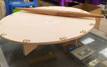 kuxna aksesuarlari: Xemir yayma taxtası ve oxlov — 1