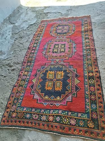 Qafqaz naxışlı əl toxuması xalça - Material: yun (təbii liflər, sıx