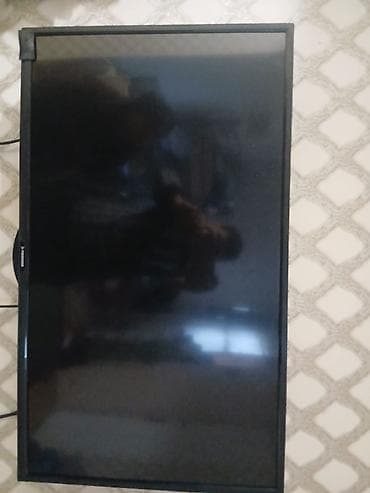 LED televizor - Ekran: təxminən 40–43 düym diaqonallı, nazik