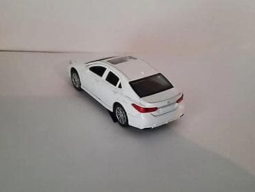 mini disk: Metal oyuncaq avtomobil – ağ rəngli ofroud SUV modeli (miniatura). - — 9