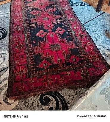 qedimi xalcalar: Əl toxuması xalça - Naxış: mərkəzdə böyük gül-motifli medalyonlar — 2