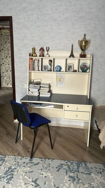 siyirmeli dolablar: Oğlan və qız üçün, 2 təknəfərlik çarpayı, Yazı masası, Dolab, 2 tumba — 4