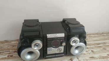 Микрофоны: 3800 w Güclü səs sistemi 2 Basoviki 2 Səs Kalonkaları var — 5