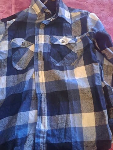 uşaq godəkcəsi: 9-12 yaş oğlan uşağı üçün geyim satılır.çox az geyilib.hamısı birlikdə — 2