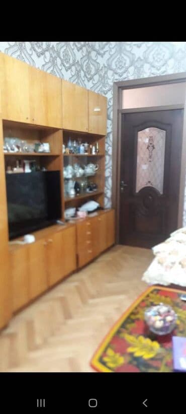 xutor kiraye: Səbail rayonu,Azneft dairəsi yaxınlığında,6 nömrəli məktəbin — 12