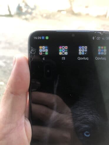 Ekranda yungul cat var oda hec bir tesir gostermir ekranin islemesinde