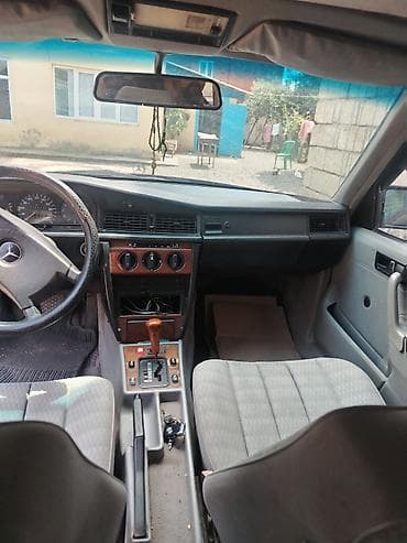 601 motor mercedes: Mercedes-Benz 190: 0.2 l | 1991 il Sedan — 5