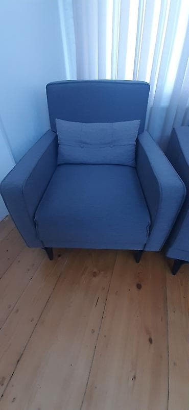 acilan kreslo: Gəncə şəhərində Kilim brendinin divan kreslo dəsti. 900 manat . Divan — 2