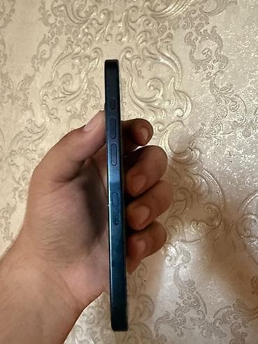 hp 15: IPhone 15 Pro, 128 GB — 5