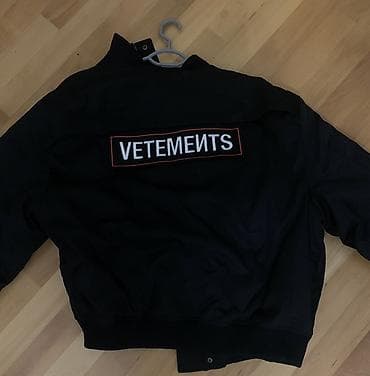 Kostyumlar: VETEMENTS temalı qara bomber gödəkçə size: M - Rəng: qara - Üslub — 2