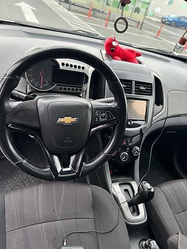 mercedes e 300: Chevrolet Aveo: 1.6 l | 2014 il 267752 km Sedan — 7