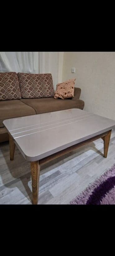 Alfa Romeo: Düz masa, Açılmayan, Təkərsiz — 1