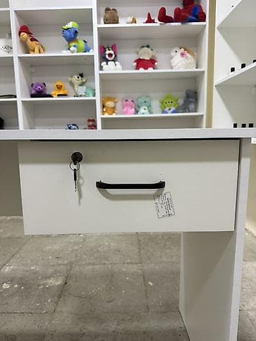 divar kitab refleri: Ağ rəngli iş/oxu masası - Sadə və funksional dizayn - Material — 3