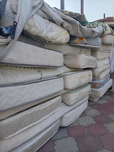 usaq carpayı: Oğlan və qız üçün, İşlənmiş, Çarpayı, Matras ilə, Siyirməsiz, Dəmir — 3