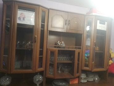 qonaq otagi destleri: Qonaq otağı üçün vitrinli divar mebeli - Material: ağac teksturalı — 6