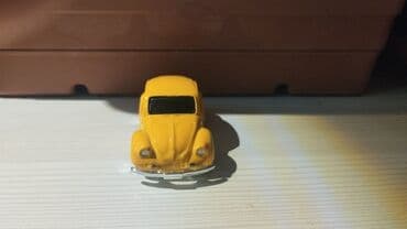 uşaqlar üçün çadır: Sarı rəngli oyuncaq avtomobil, retro "Beetle" avtomobilinin dizaynını — 2