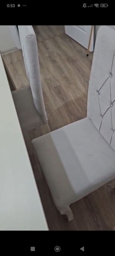 Taburetlər: Stol, 6 stul 200 AZN satılır Köç səbəbindən cox TƏCİLİ satılır 1-il — 7