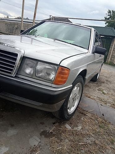 mercedes 208 d: Mercedes-Benz 190E (W201) sedan - Kuzov: 4 qapılı sedan, gümüşü rəng — 6
