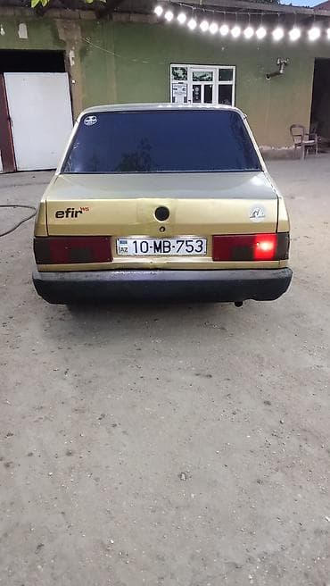 maşin satisi: Model: Efir WS sedan Təsvir: - 4 qapılı, tam ölçülü sedan kuzov - — 2