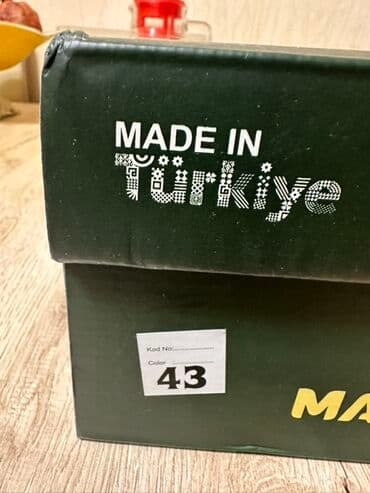 kisi: Türkiyədən sifariş olunub təmiz dəridir yumşaq rahat ayaqqabıdır. Ölçü — 11