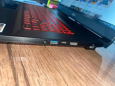 komputer dest: MSI KATANA 12th Gen Intel Core i7-12650H 1. Ekran: 1920x1080 32 bit — 4