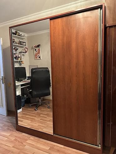 İşlənmiş, 2 qapılı, Güzgülü, Qəhvəyi, Taxta, Kupe, Düz dolab