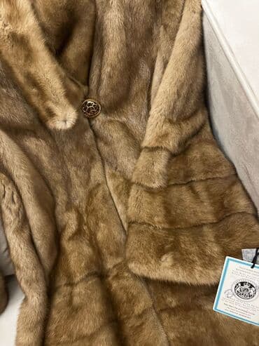 купить корги в баку: Şəkildə gördüyünüz iki fərqli model şuba satılır.Biri açıq qəhvəyi — 1