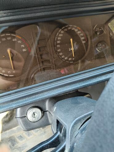 evakuator turbo.az: VAZ 2107, ağ rəng, AZ dövlət nömrə nişanı 99-LH-487. Xüsusiyyətlər: - — 6