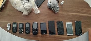 telefon alan yerler: Köhnə modellərdən ibarət qarışıq mobil telefon dəsti Tərkib: - 6 ədəd — 3