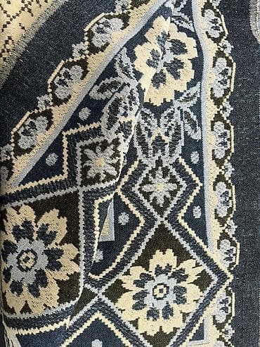 vilur parcalar: Məhsul: Naxışlı dekorativ parça (süfrə) Təsvir: - Klassik üslubda — 7