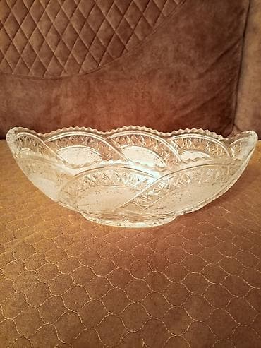 Kəsimli şüşə meyvə qabı.20 azn - Material: qalın, şəffaf kəsimli