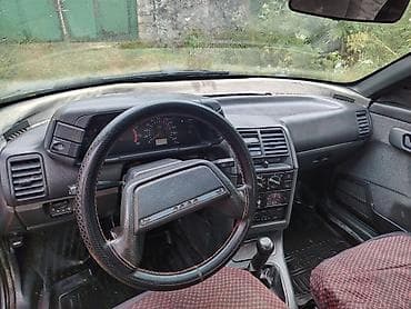 moskvich 2715: Vaz 2112 hatchback – 5 qapılı, gümüşü rəng. Kompakt və praktik kuzov — 5