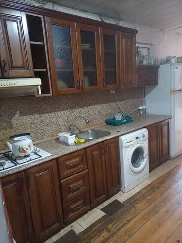 bir otaqli evler: Oğlan Tələbəyə verilir.1nəfər oğlan axtarılır.Hər bir şərayiti — 1