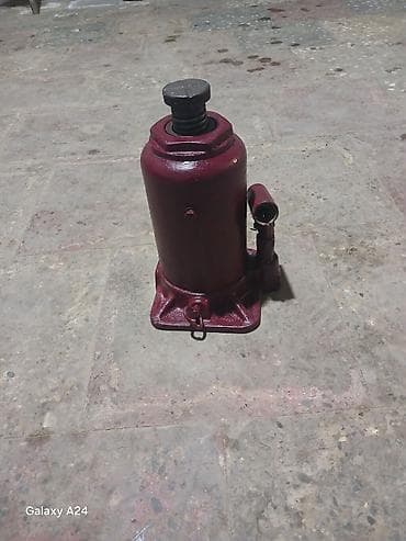 bmw tekeri: Hidravlik “bottle jack” tipli domkrat - Korpus: tökmə metal — 5