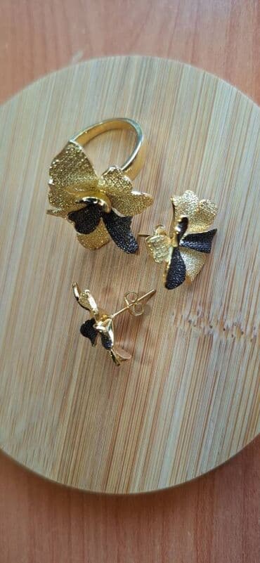 tek qas qizil sirqalar: Комплекты. Новые — 2