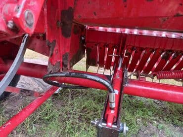 тап аз трактор: - Traktora qoşulan, PTO (kardanik val) ilə işləyən kiçik balya presi - — 2