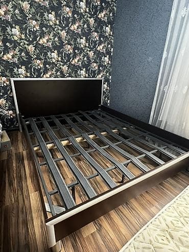 Metall karkaslı iki nəfərlik çarpayı + döşək - Ölçü: təxminən 160x200 — 1