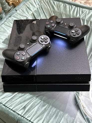 PlayStation 4 (PS4) oyun konsolu paketi - Model: PlayStation 4