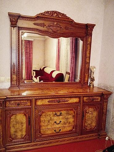lepe: Klassik üslubda taxtalı-vitrij və konsol dəsti - Zəngin oymalar və — 2