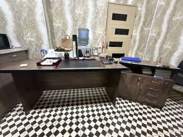 продаю старую мебель: Ofis masası və tumbası satılır Təmiz, işlənmiş, heç bir qırığı və — 5