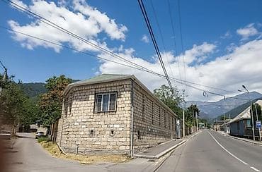 heyet evi bine: 8 otaq, 300 kv. m, Yeni təmirli — 2