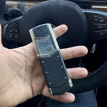 Elektronika: Vertu Signature Touch — 4