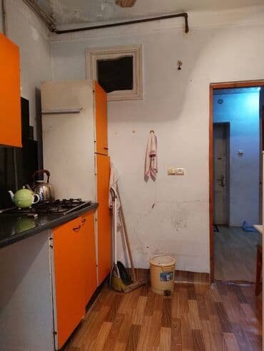 sumqayıtda 1 otaqlı evlərin qiyməti: Bakı, 4 otaqlı, Köhnə tikili, 100 kv. m — 11