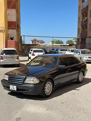 продается авто: Mercedes-Benz C-Class: 2 л | 1999 г. Седан — 5