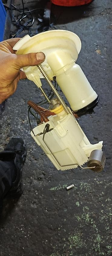 Məhsul: BMW yanacaq nasosu (modul komplekti) Təsvir: - Orijinal