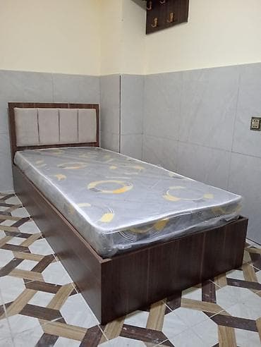 tek divan: Məhsul: Yumşaq başlıqlı yataq çərçivələri və döşəklər dəsti Təsvir: - — 6